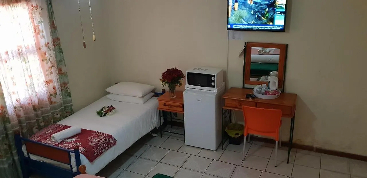 Ebenezer Guesthouse Bluewater Bay Port Elizabeth