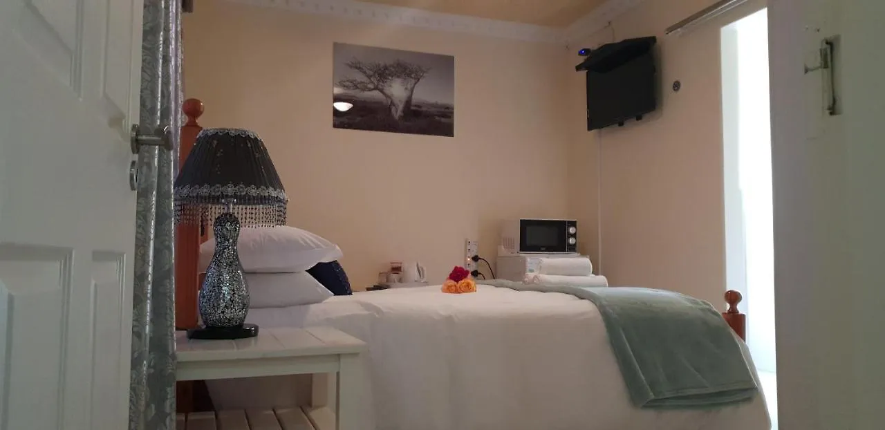 Ebenezer Guesthouse Bluewater Bay Port Elizabeth 2*,